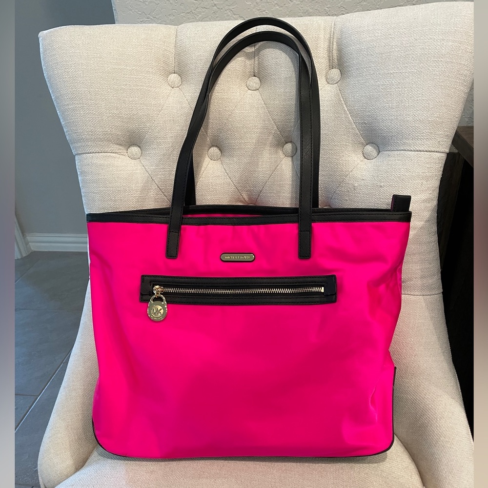 Michael Kors Pink tote bag
